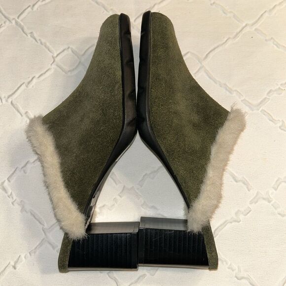 Aerosoles  Green Slip on Leather/Suede Mule Shoes (Size 6.5M) - Picture 2 of 11